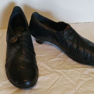 Adorable Rieker ankle booties